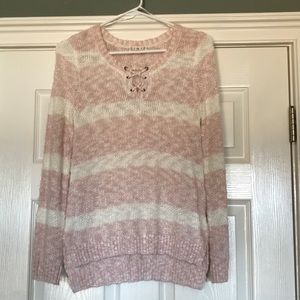 Girls long sweater with scoop neck and long sleeves.  Loose fit. Size Kids L